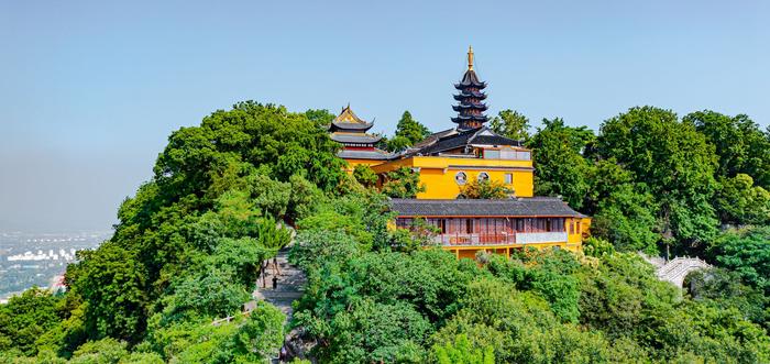 登山追绿，徒步森林步道赏辽阔太湖