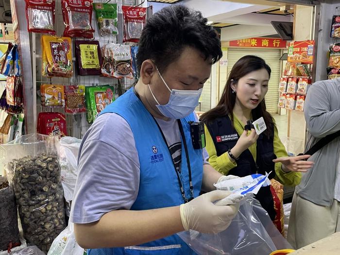 食盐经营质量安全阳光执法行动走进南山区 家门口菜市场销售的食盐靠谱吗？