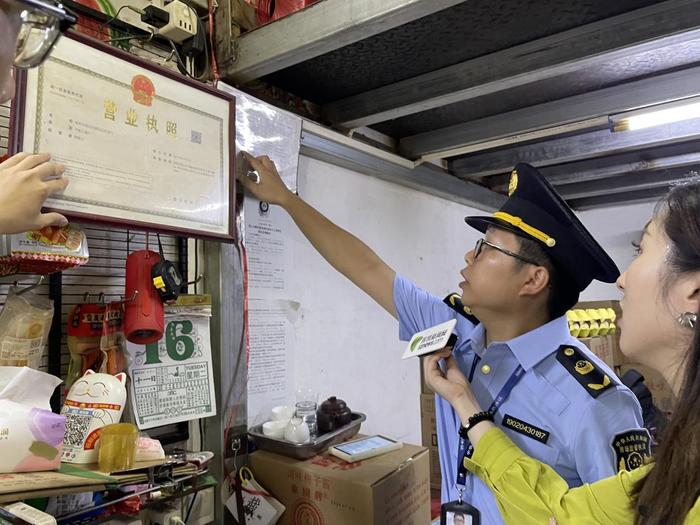 食盐经营质量安全阳光执法行动走进南山区 家门口菜市场销售的食盐靠谱吗？