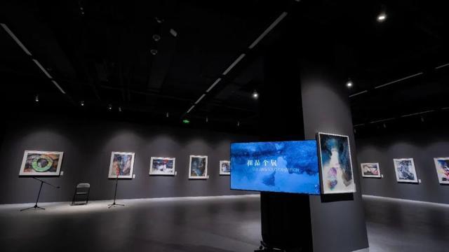 看女艺术家眼中“时间的形状”，来这家美术馆欣赏版画个展