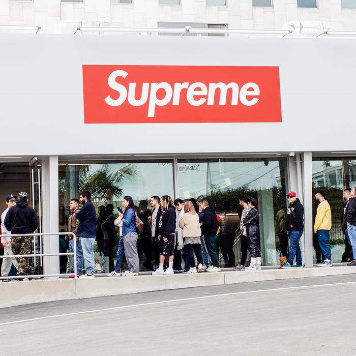 Supreme为什么沦落至被贱卖？