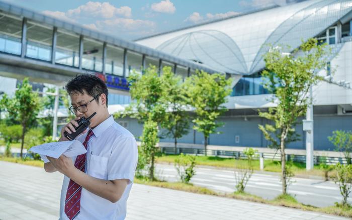 来！长沙地铁站设了“纳凉区”→