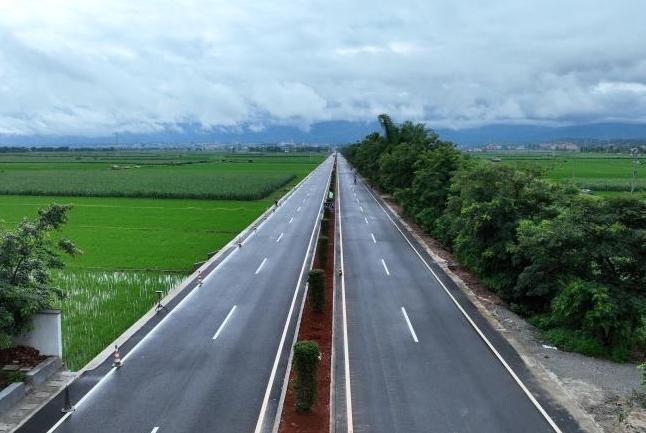 【云南】陇川：公路大家管养 共绘发展新画卷