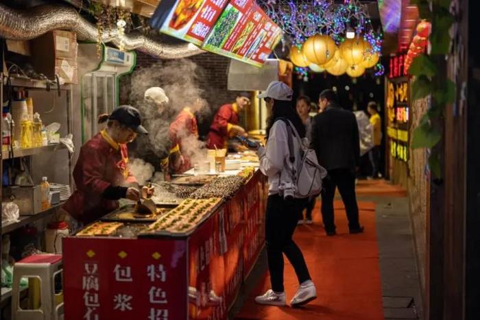 免费代炒！菜市场抢餐饮小店的生意，一批老板慌了