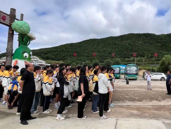 西安思源中学劳动教育及科学教育实践基地 | 高山蔬菜园的科学探索与成长之旅