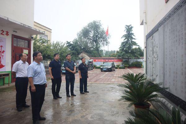 河南大学附属中学与镇平县雪枫中学开展校际联谊活动