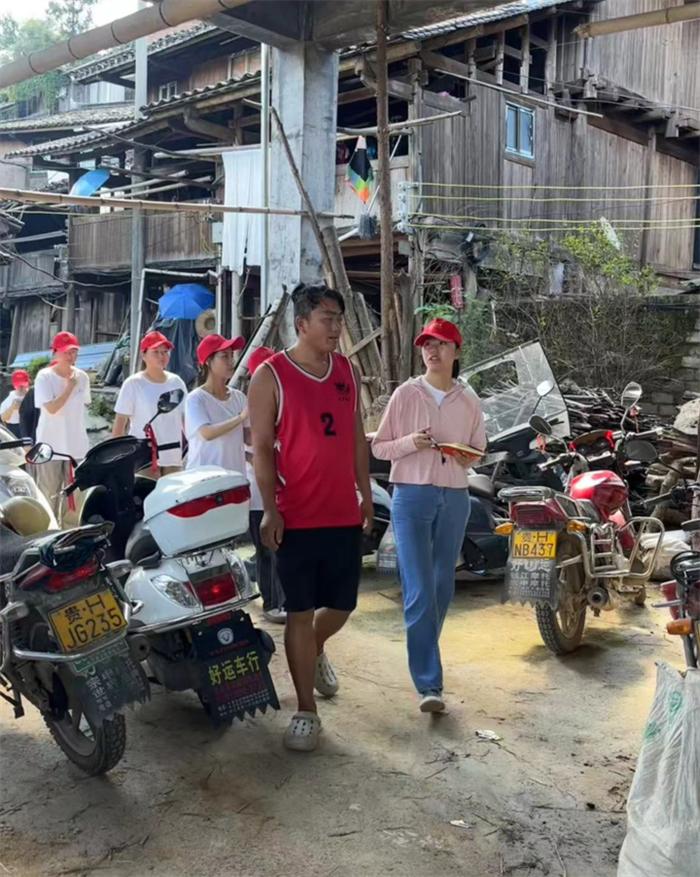 为乡村学子点亮希望之灯，贵交大资助政策宣讲团走进岜沙村