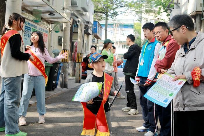 调查|设施老化、环境杂乱……居民自治如何解开这些老难题