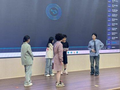 山东女子学院话剧《别哭，我最爱的人》首演成功