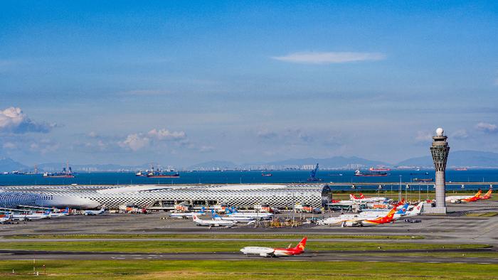 上半年客流已超2019年同期，深圳机场当前旅客吞吐量突破3200万人