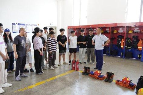 山东女子学院话剧《别哭，我最爱的人》首演成功