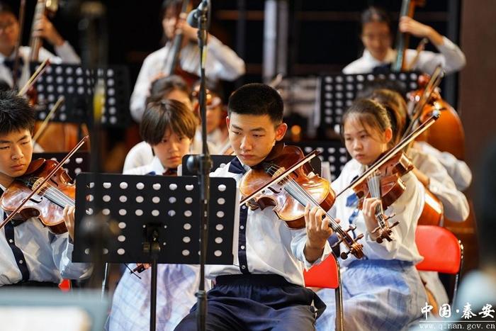 秦安县庆祝中华人民共和国成立75周年暨广州小天使“寻根祭祖·乐动龙城”交响音乐会掠影