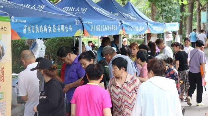 连开2日！“泉水人家”早市嘉年华 在花圃公园唤醒泉城“烟火气”