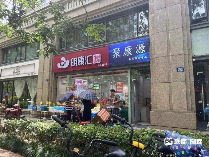 独家｜快递巨头“折戟”零售？首店开业半年就关了