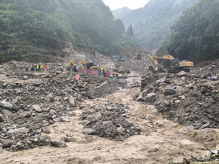 闻令而动！四川交通全力做好汉源县受灾道路抢通和运输保障工作