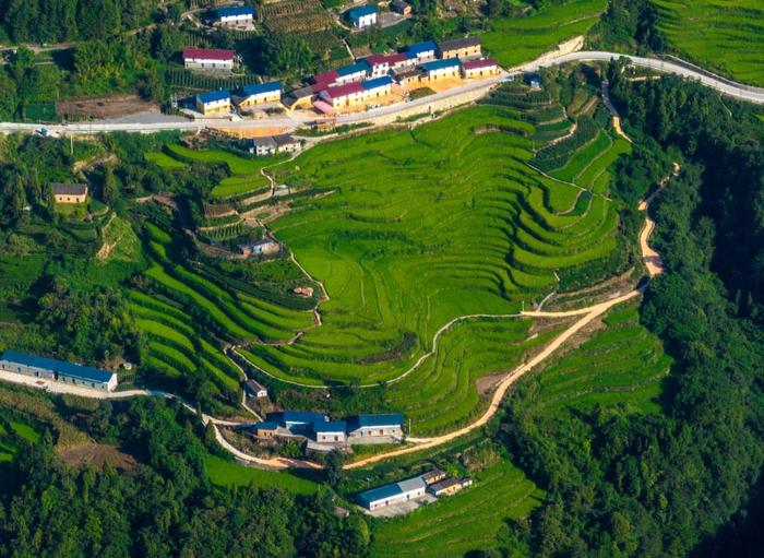 湖北秭归：山区“空心村”这样“填空”