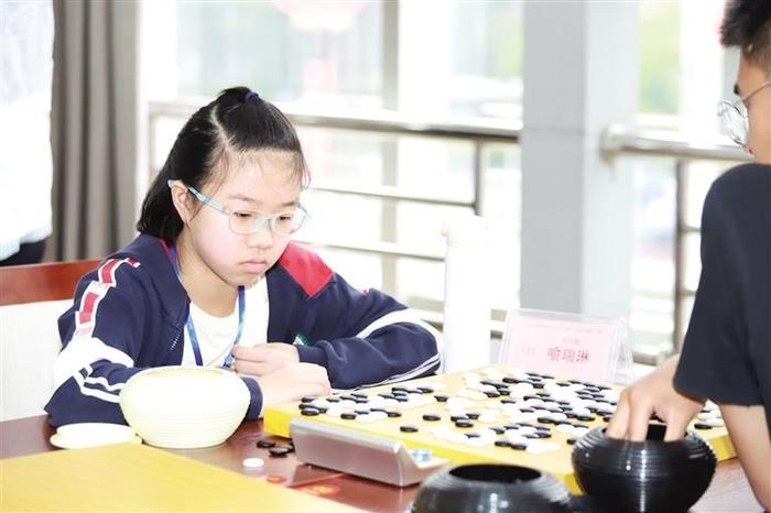 11岁兰州女孩喻瑞琳成全国年龄最小女子职业棋手