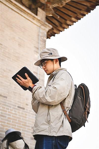 在山西，有一群从事文物数字化保护的年轻人—— 呵护千年文物芳华神韵（深观察）