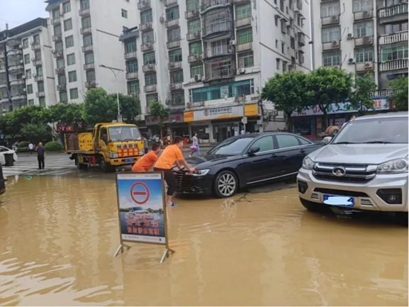 平安产险全力迎战暴雨、龙卷风行动纪实