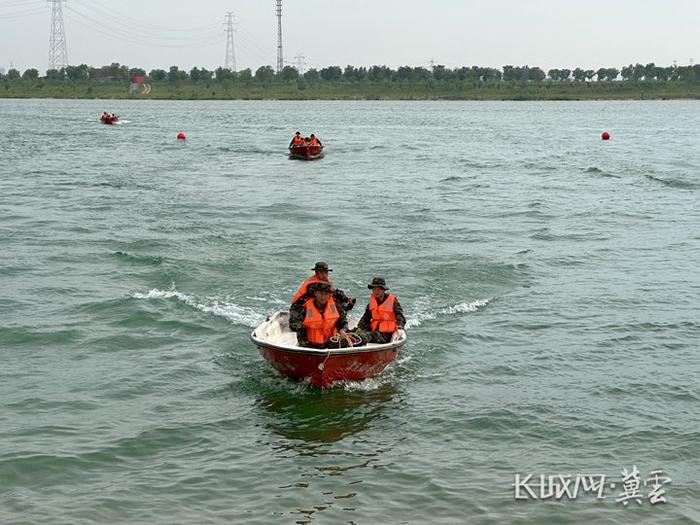 滹沱河上舟船横渡 水域救援“硬核”演练