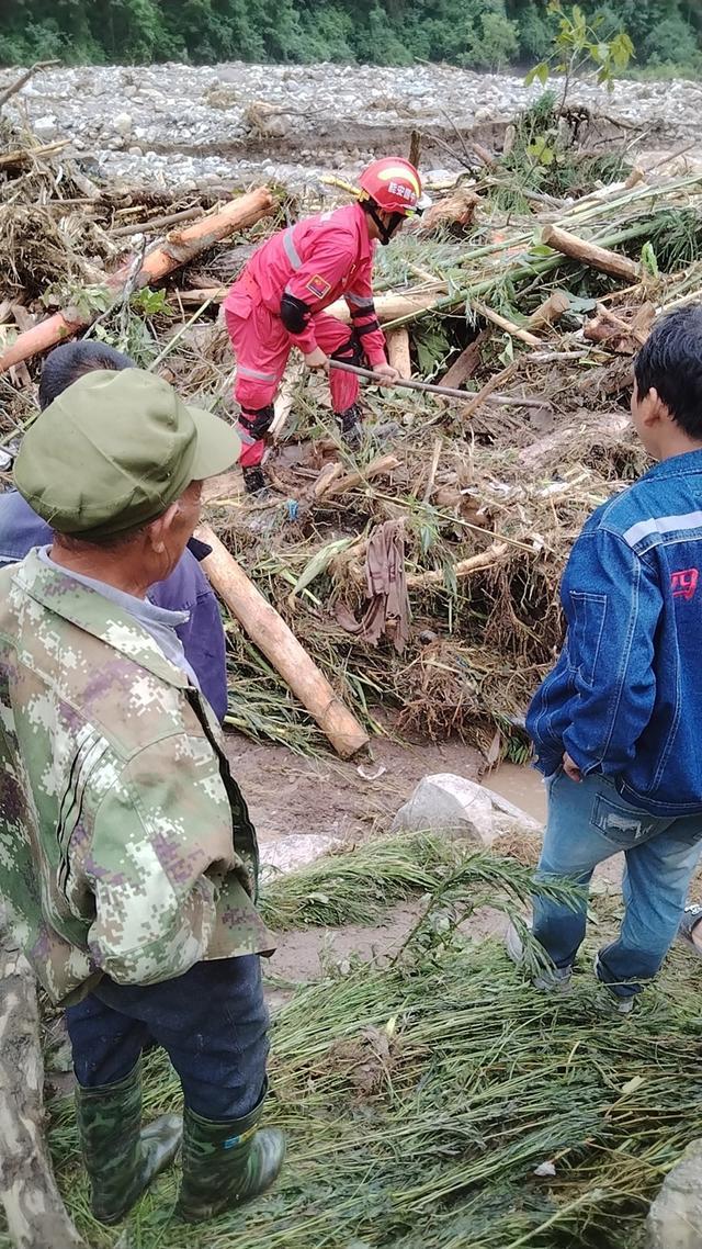 四川汉源：深夜山洪倾泻，仍有29人失联，山洪泥石流灾害缘何频发？