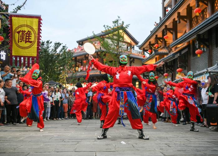 2024年全国夏季“村晚”走进广元朝天