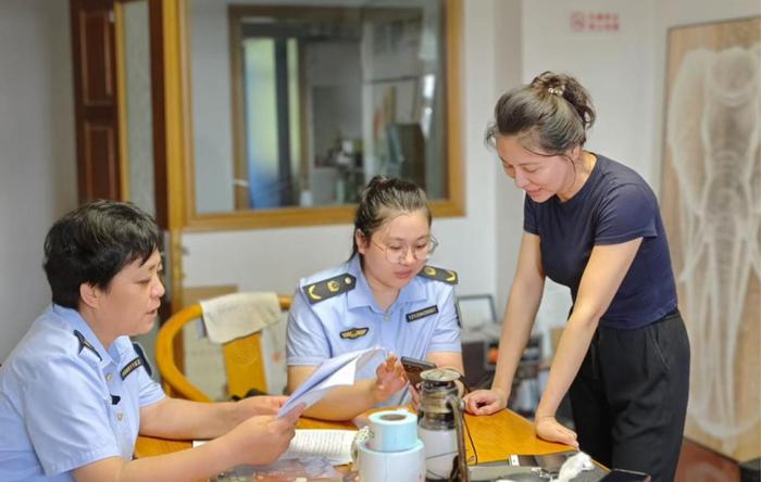 泾县泾川市场监管所“三举措”规范广告管理