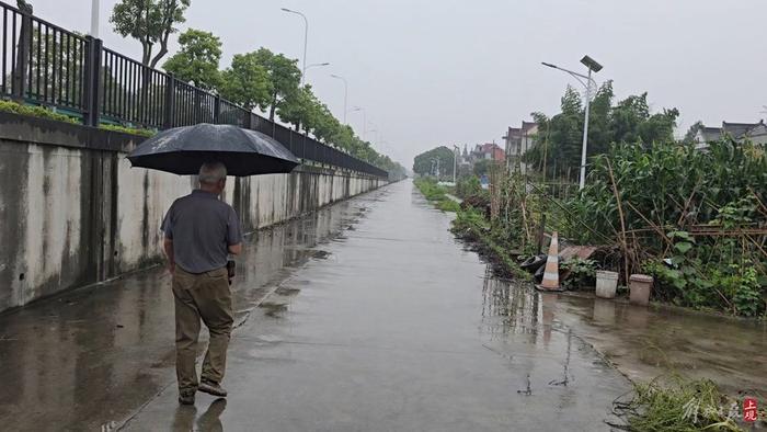 路对面就是公交站却要绕行两公里！崇明建中村居民期待出行更便利