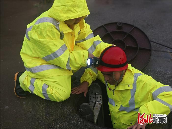 石家庄正定国际机场积极应对雷雨天气