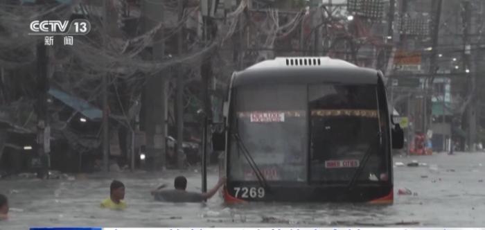 台风“格美”突袭！这国多地宣布进入灾难状态，死亡人数已达21人，当地居民 ：水淹到了二楼