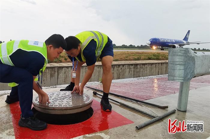 石家庄正定国际机场积极应对雷雨天气