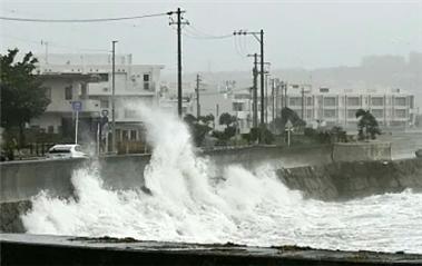 台风“格美”突袭！这国多地宣布进入灾难状态，死亡人数已达21人，当地居民 ：水淹到了二楼