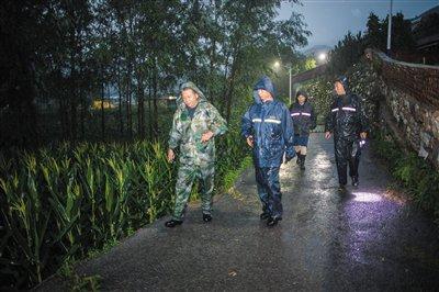 暴雨预警后北京怀柔箭扣长城下小村落的一天