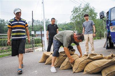 暴雨预警后北京怀柔箭扣长城下小村落的一天