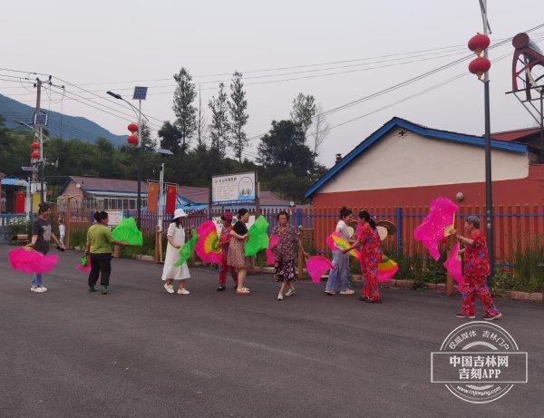 红土崖镇簸箕掌子村：移风易俗除陋习 文明新风润乡村