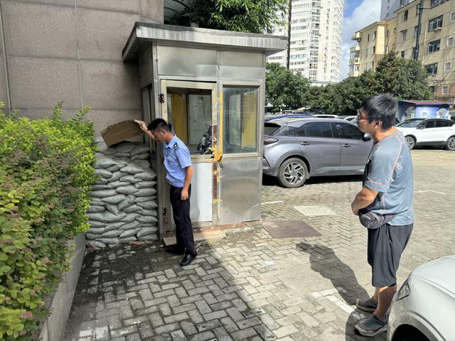 沿街商户、建设工地……天目西路街道开展防汛防台专项检查