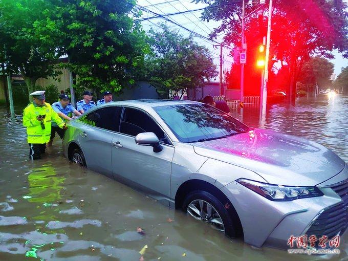 北京：启动应急预案 应对强降雨天气