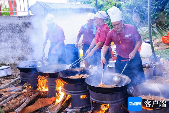 吃席咯！一边看海南“村VA”一边吃村宴什么体验？