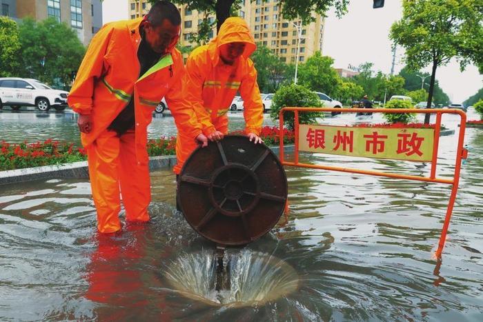 ​全省上下以“时时放心不下”的责任感落实落细各项措施 坚决打赢防汛抗洪救灾这场硬仗