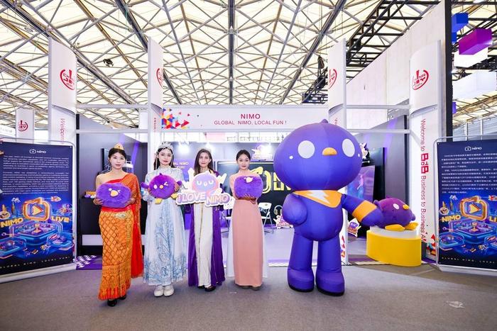 虎牙“电竞博物馆”亮相2024ChinaJoy，传奇选手上演精彩赛事对决