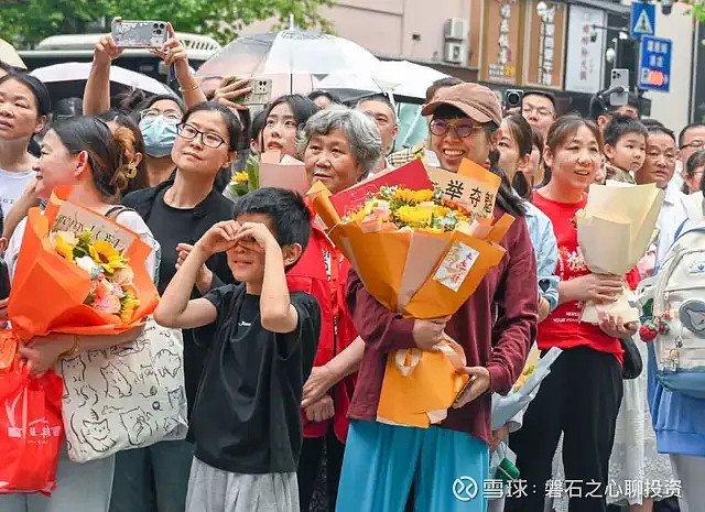 高考672分放弃名牌大学去上警校日本早有前车之鉴