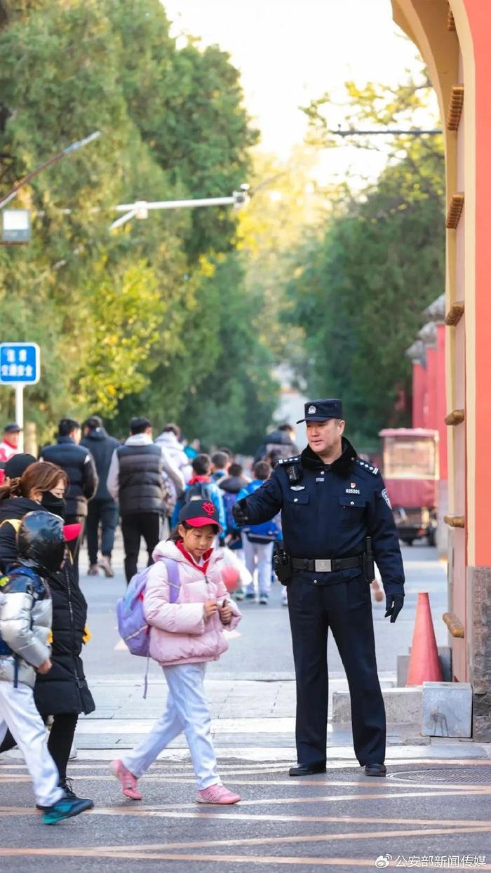 43张独家照片！定格北京民警和中轴线的平安故事