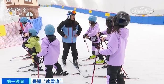 “反季玩雪”火热！广东多家冰雪场馆迎客流高峰，一地订单量猛增128%