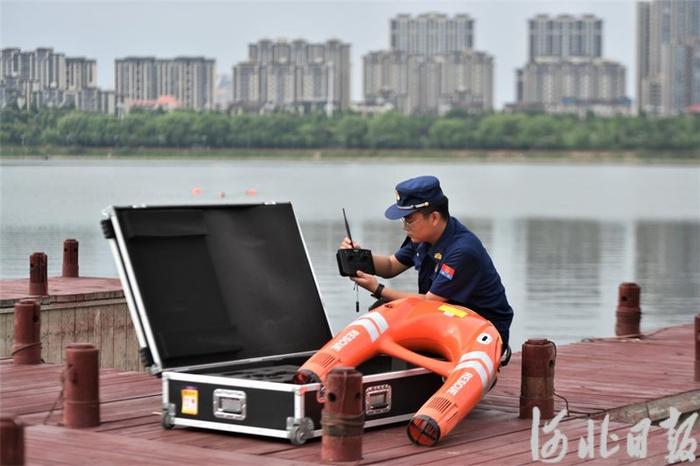 水上救援飞翼机器人来了