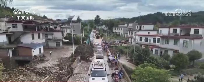 湖南各地抢险救援进行时 多支力量连夜进行群众转移、应急抢险工作