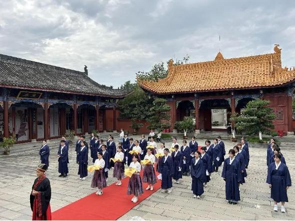 结对子 拜孔子 学书法 耍皮影 | 台湾学子在四川南充寻根探源