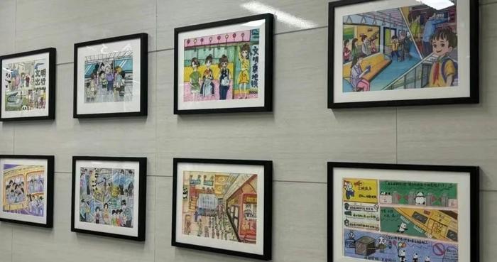 成都地铁里看画展：“寻找地铁文明小画家”绘画作品展开展