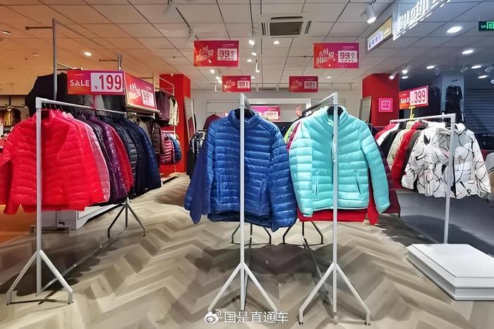 为什么这届年轻人买衣服，绝不看“天气预报”？