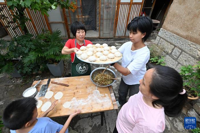 深山民宿主理人和她的2000亩谷子地