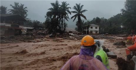 印度一地山体滑坡已致222人死亡，240人失踪！莫迪发文哀悼，最新情况→